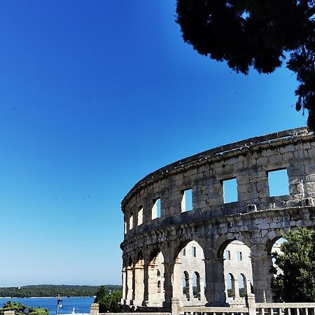 Lux Apartments In Downtown Pula Luaran gambar