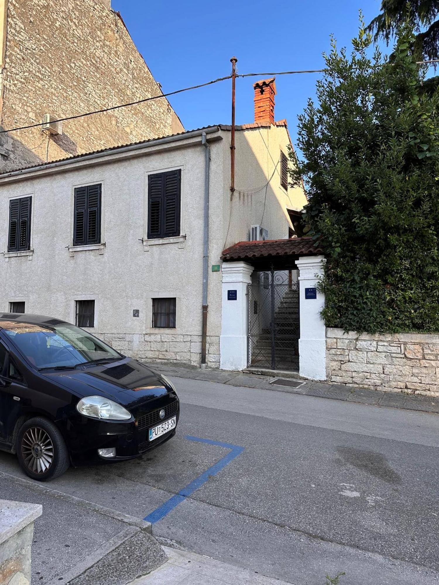 Lux Apartments In Downtown Pula Luaran gambar